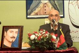 محترم نجیب "بهروش" در حال صحبت و دکلمه شعر محترم نجیب "بهروش" در حال صحبت و دکلمه شعر