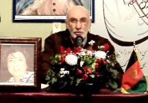 محترم نجیب "بهروش " در حال قراُت شعر. محترم نجیب "بهروش " در حال قراُت شعر.